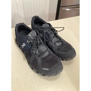 On Cloud Women's 10.5 Black Swiss Engineering Sneakers‎